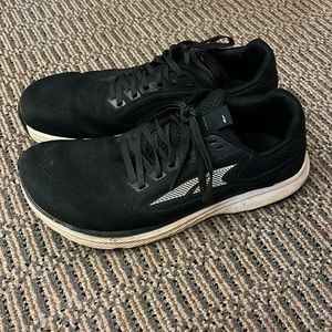 Altra Escalante size men 8.5 women 10 running shoes